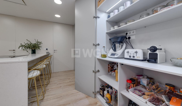 Resale - Apartment / flat - Torrevieja - Playa del Cura