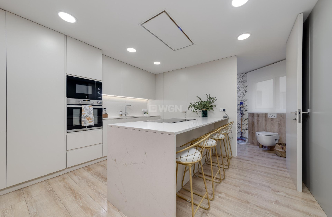 Resale - Apartment / flat - Torrevieja - Playa del Cura