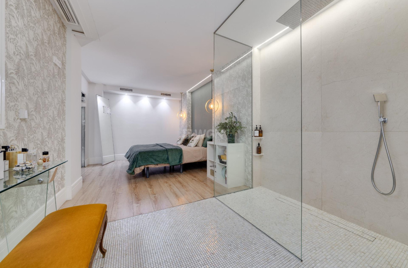 Resale - Apartment / flat - Torrevieja - Playa del Cura