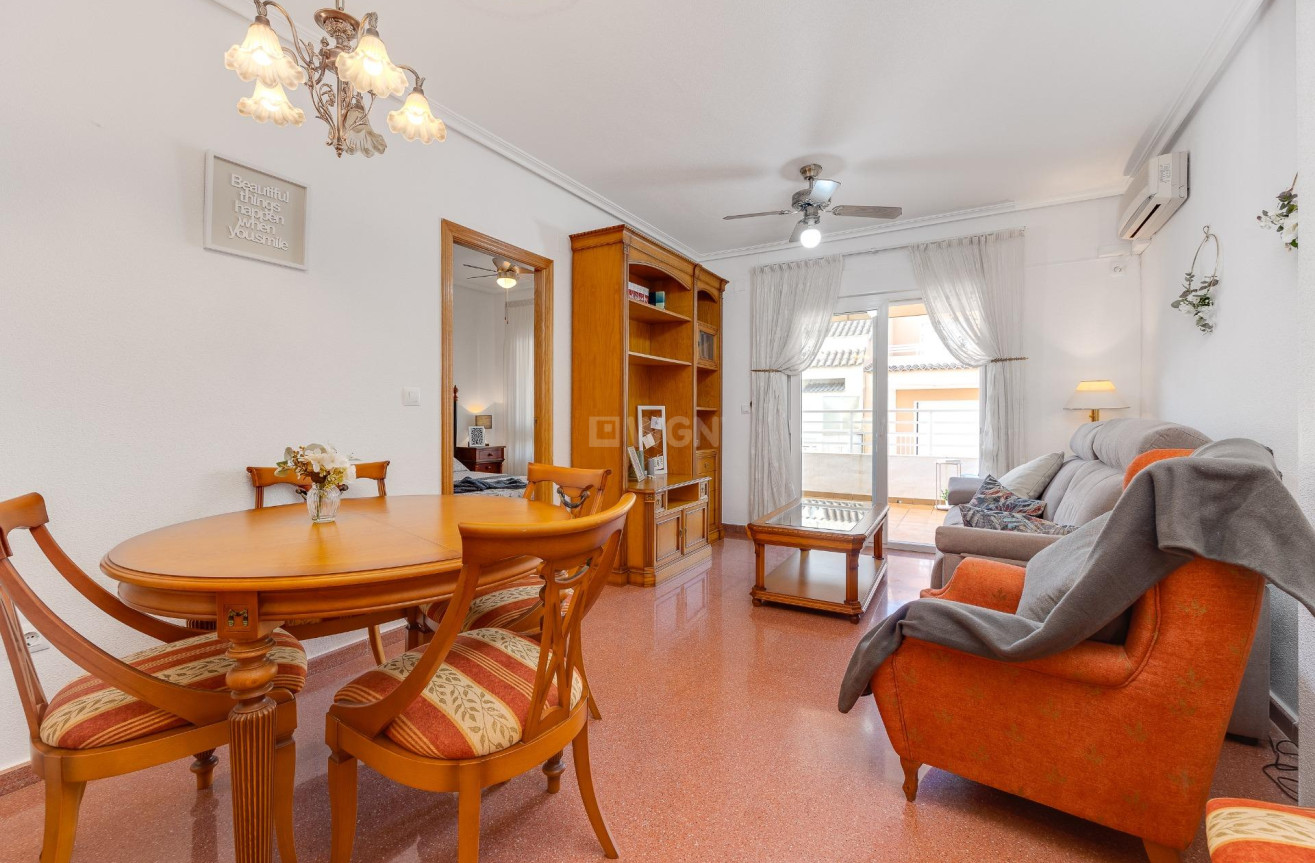 Odsprzedaż - Daszek - Torrevieja - Paseo Maritimo