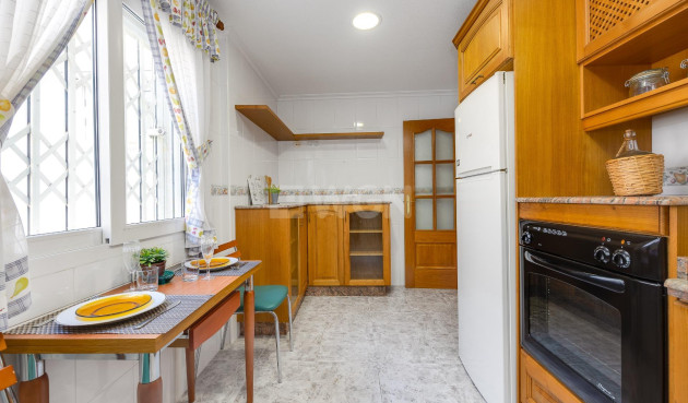 Odsprzedaż - Daszek - Torrevieja - Paseo Maritimo