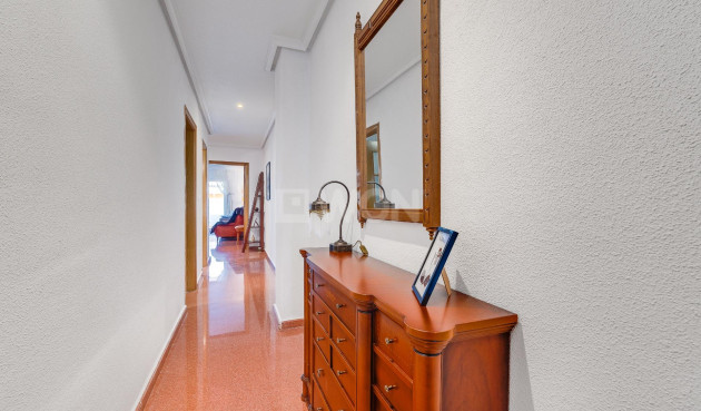 Odsprzedaż - Daszek - Torrevieja - Paseo Maritimo