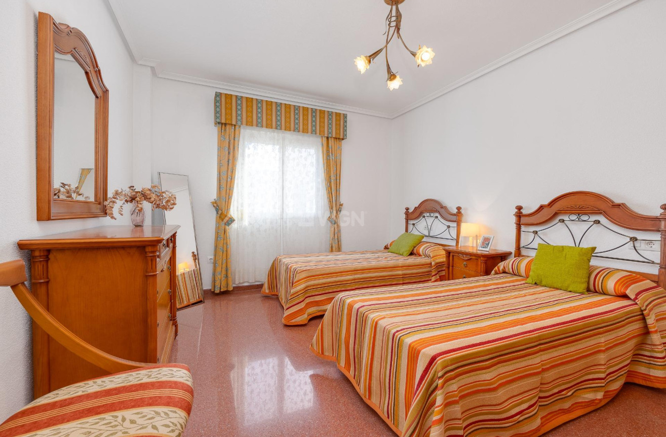 Odsprzedaż - Daszek - Torrevieja - Paseo Maritimo