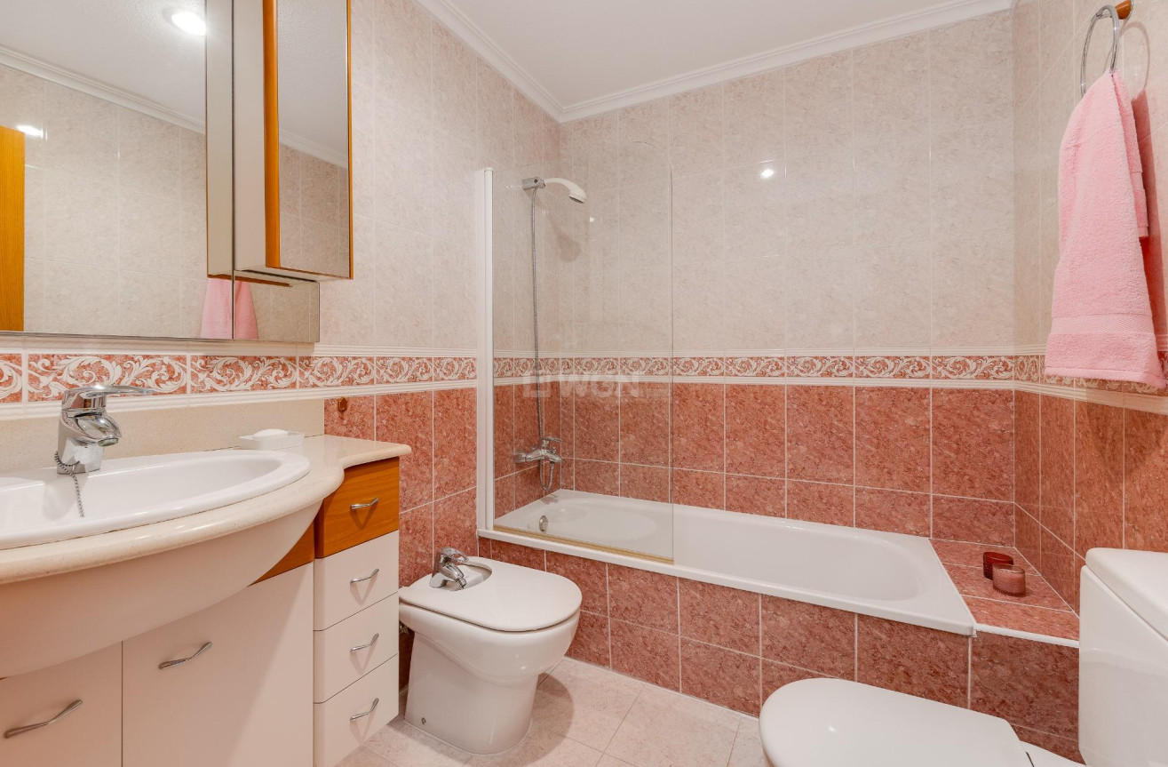 Odsprzedaż - Daszek - Torrevieja - Paseo Maritimo