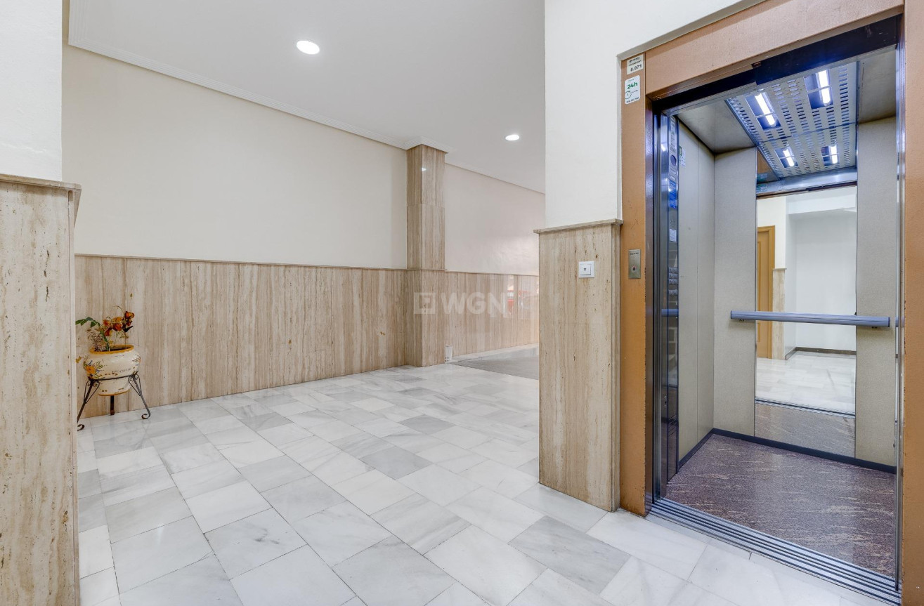 Odsprzedaż - Daszek - Torrevieja - Paseo Maritimo