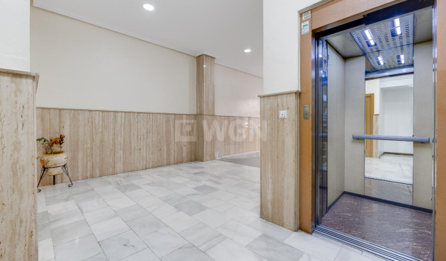 Odsprzedaż - Daszek - Torrevieja - Paseo Maritimo