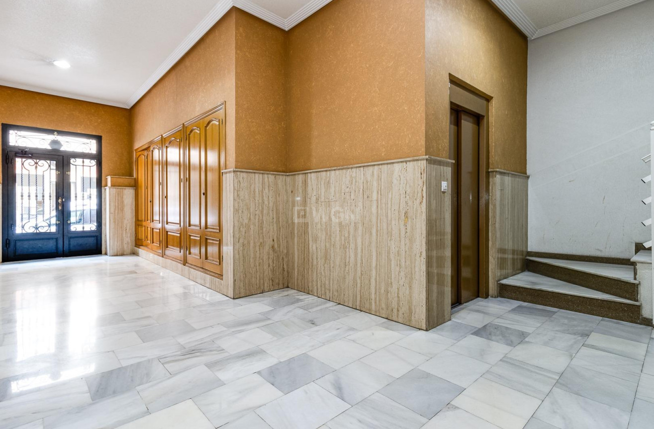 Odsprzedaż - Daszek - Torrevieja - Paseo Maritimo