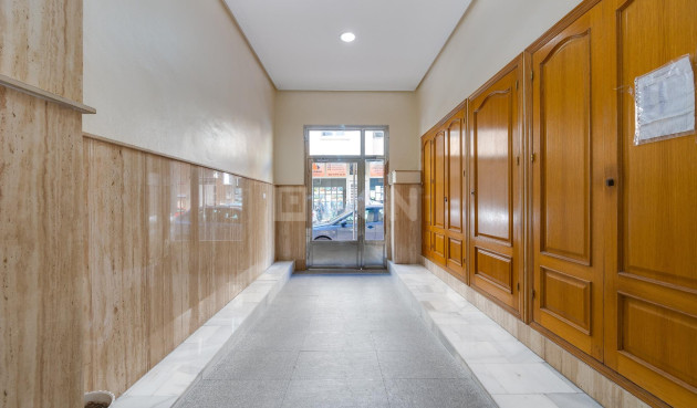 Odsprzedaż - Daszek - Torrevieja - Paseo Maritimo