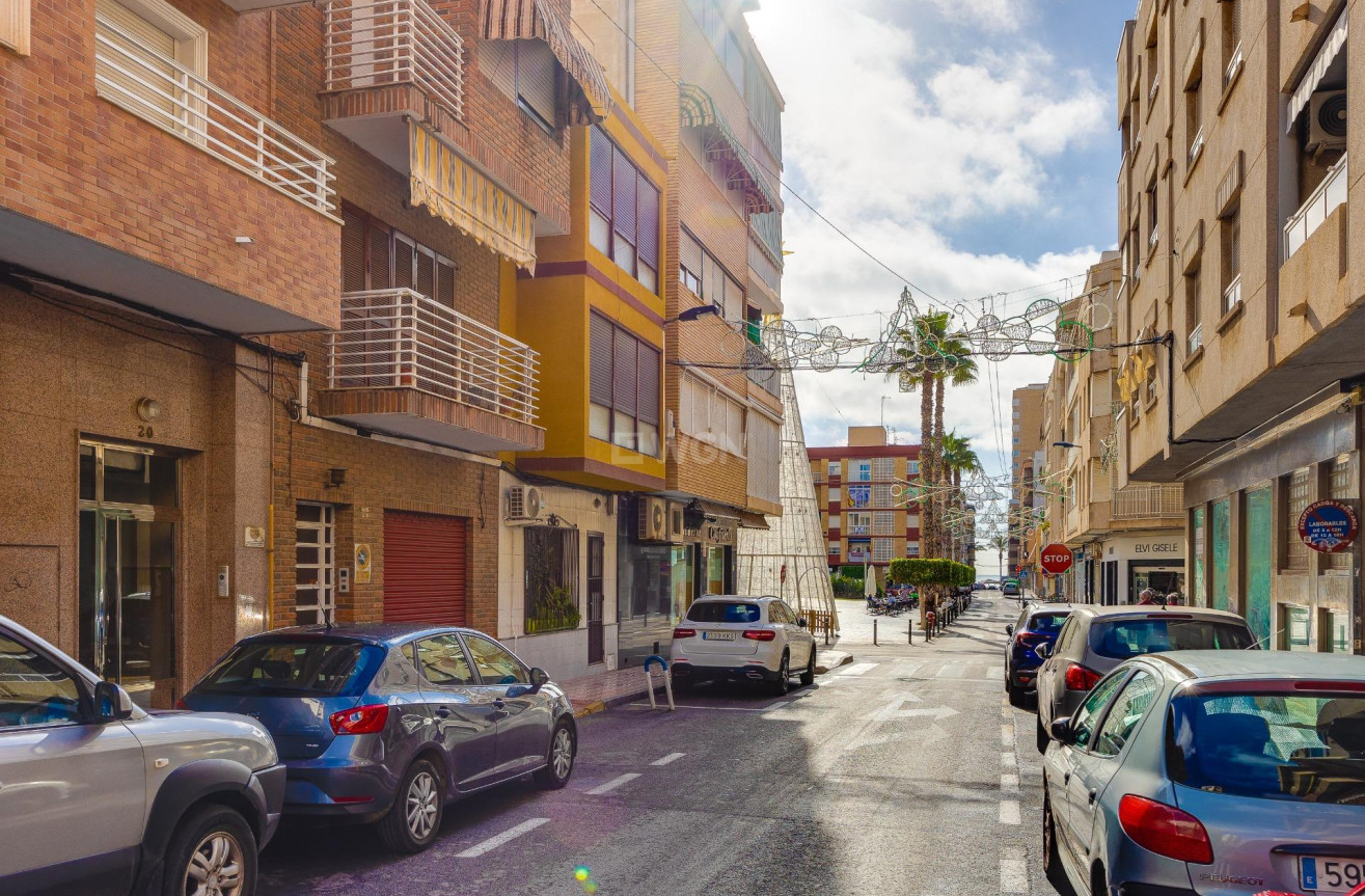 Odsprzedaż - Daszek - Torrevieja - Paseo Maritimo