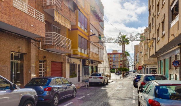 Odsprzedaż - Daszek - Torrevieja - Paseo Maritimo