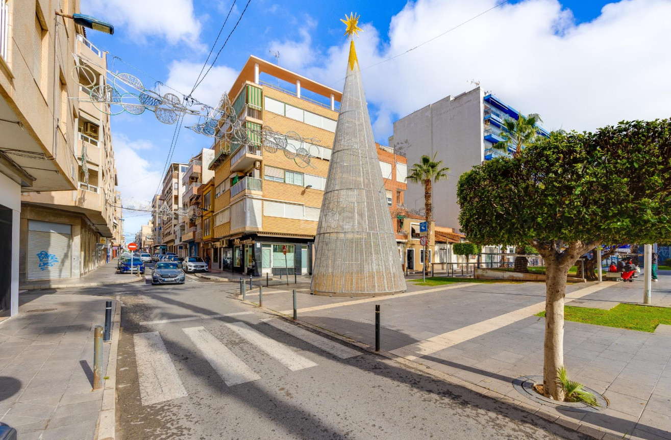Odsprzedaż - Daszek - Torrevieja - Paseo Maritimo