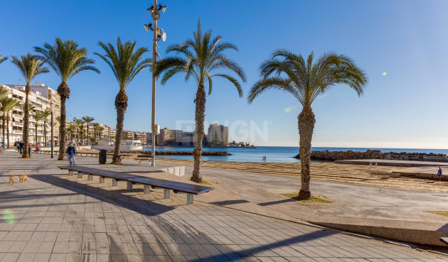 Odsprzedaż - Daszek - Torrevieja - Paseo Maritimo