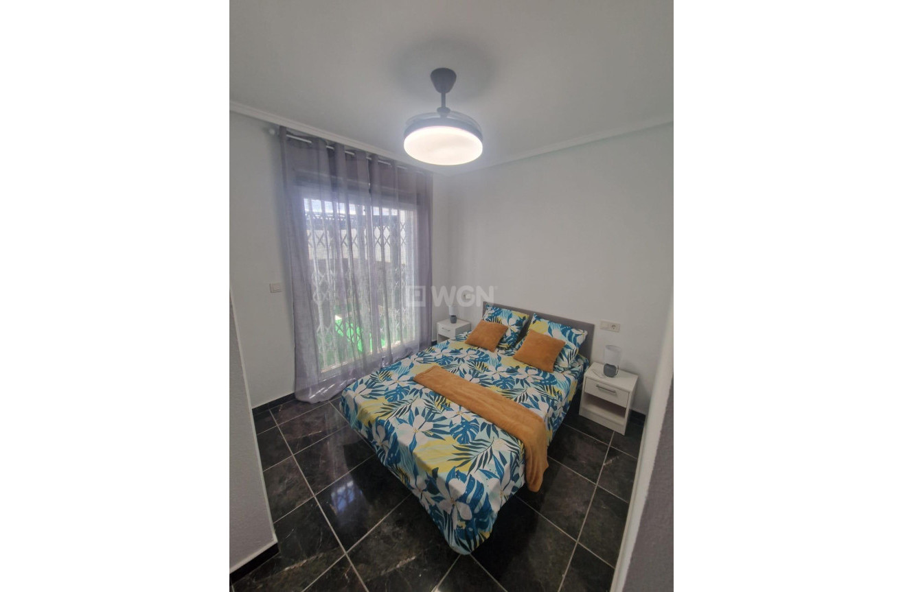 Odsprzedaż - Mieszkanie w bloku - Torrevieja - Centro - Muelle Pesquero