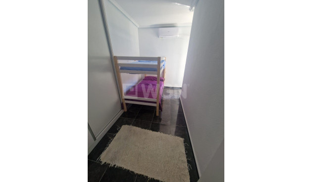 Odsprzedaż - Mieszkanie w bloku - Torrevieja - Centro - Muelle Pesquero