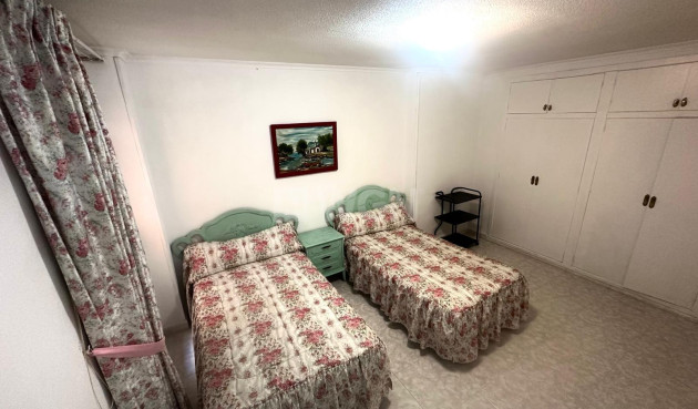 Odsprzedaż - Mieszkanie w bloku - Torrevieja - Centro