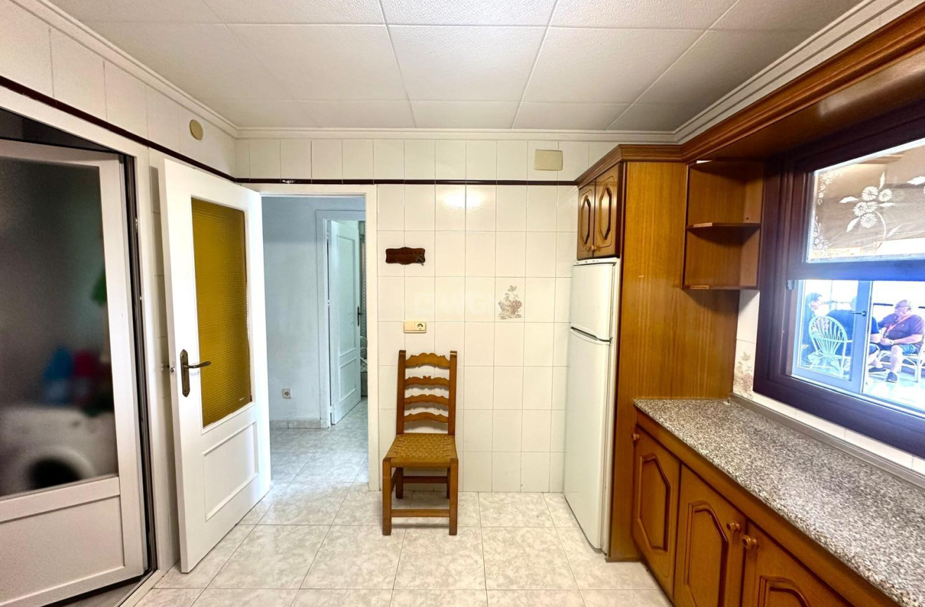 Odsprzedaż - Mieszkanie w bloku - Torrevieja - Centro