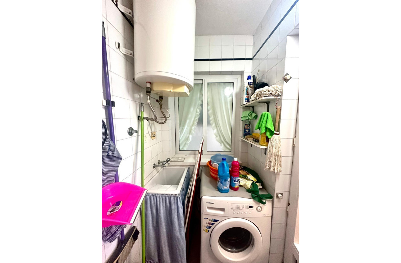 Odsprzedaż - Mieszkanie w bloku - Torrevieja - Centro