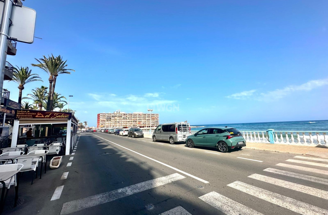 Odsprzedaż - Mieszkanie w bloku - Torrevieja - Centro