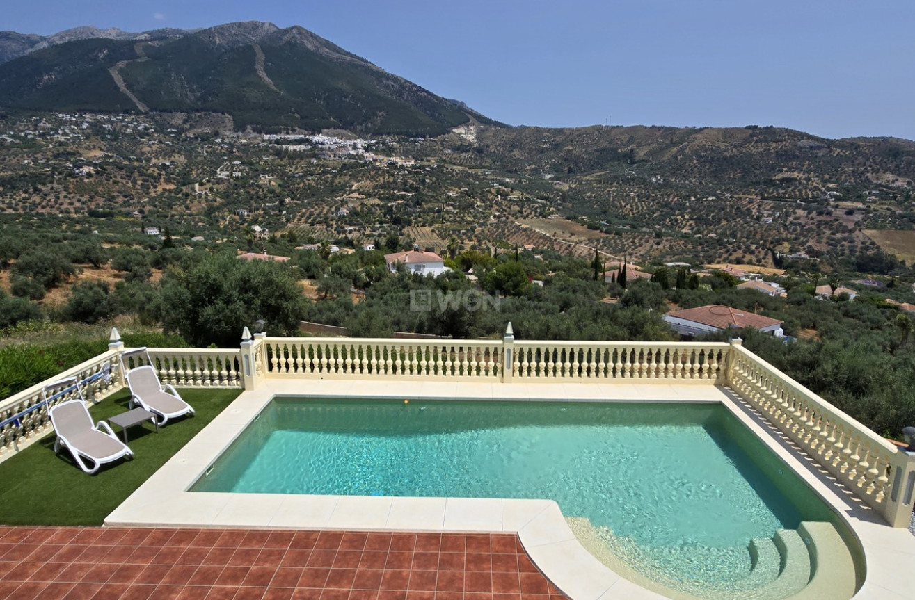 Odsprzedaż - Villa - Alcaucín - Inland