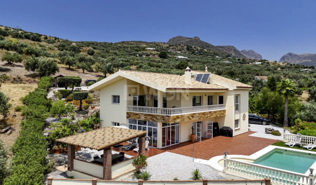 Odsprzedaż - Villa - Alcaucín - Inland