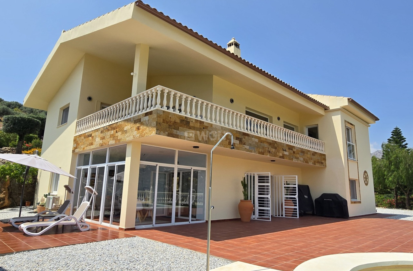 Odsprzedaż - Villa - Alcaucín - Inland