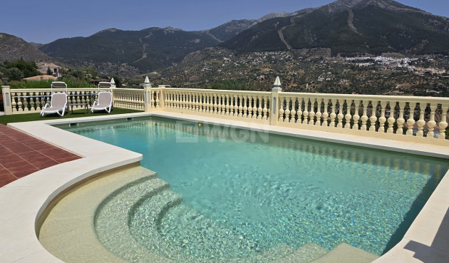 Odsprzedaż - Villa - Alcaucín - Inland