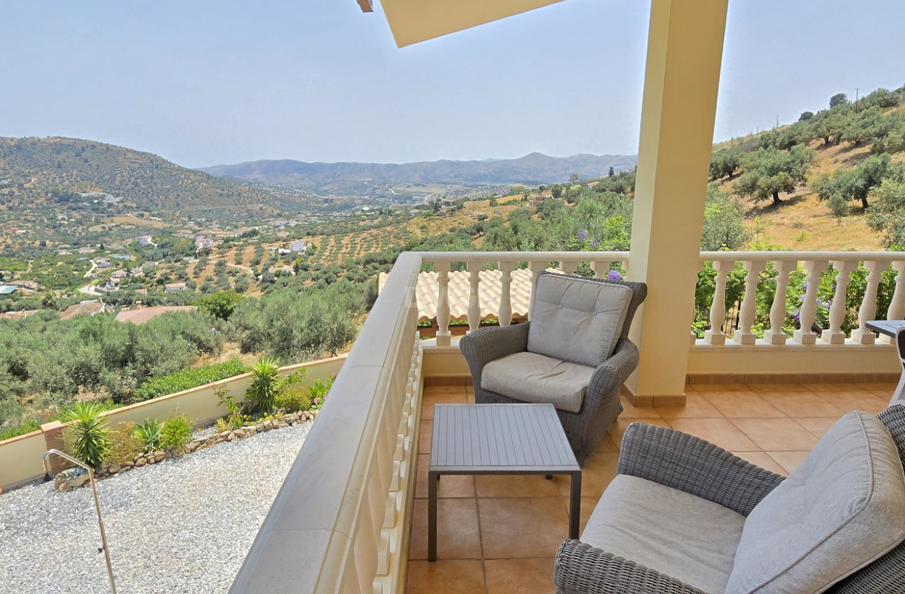 Odsprzedaż - Villa - Alcaucín - Inland