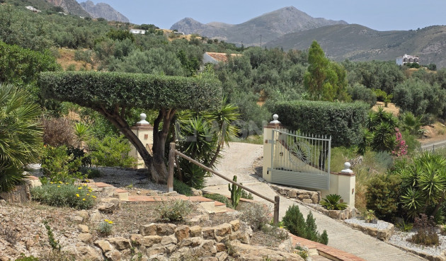 Odsprzedaż - Villa - Alcaucín - Inland