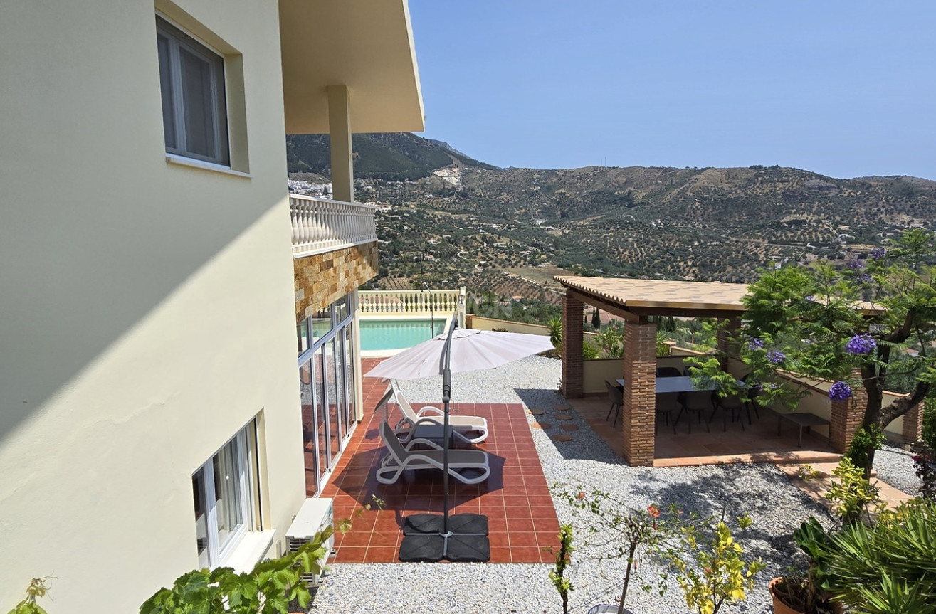 Odsprzedaż - Villa - Alcaucín - Inland