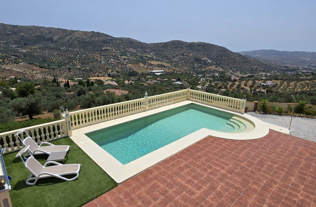 Odsprzedaż - Villa - Alcaucín - Inland