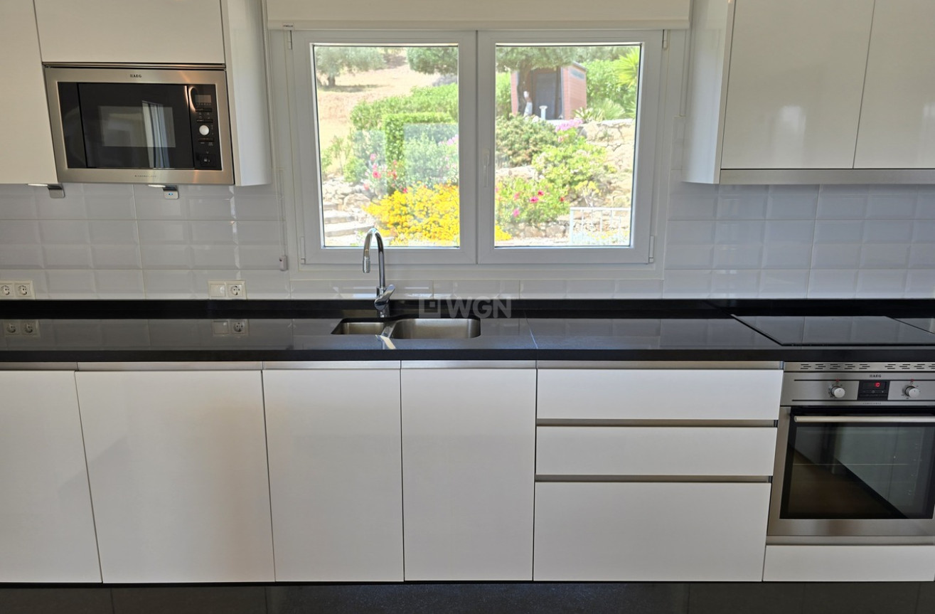 Odsprzedaż - Villa - Alcaucín - Inland