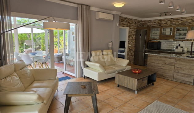 Odsprzedaż - Villa - Alcaucín - Inland