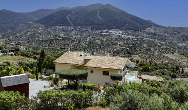 Odsprzedaż - Villa - Alcaucín - Inland