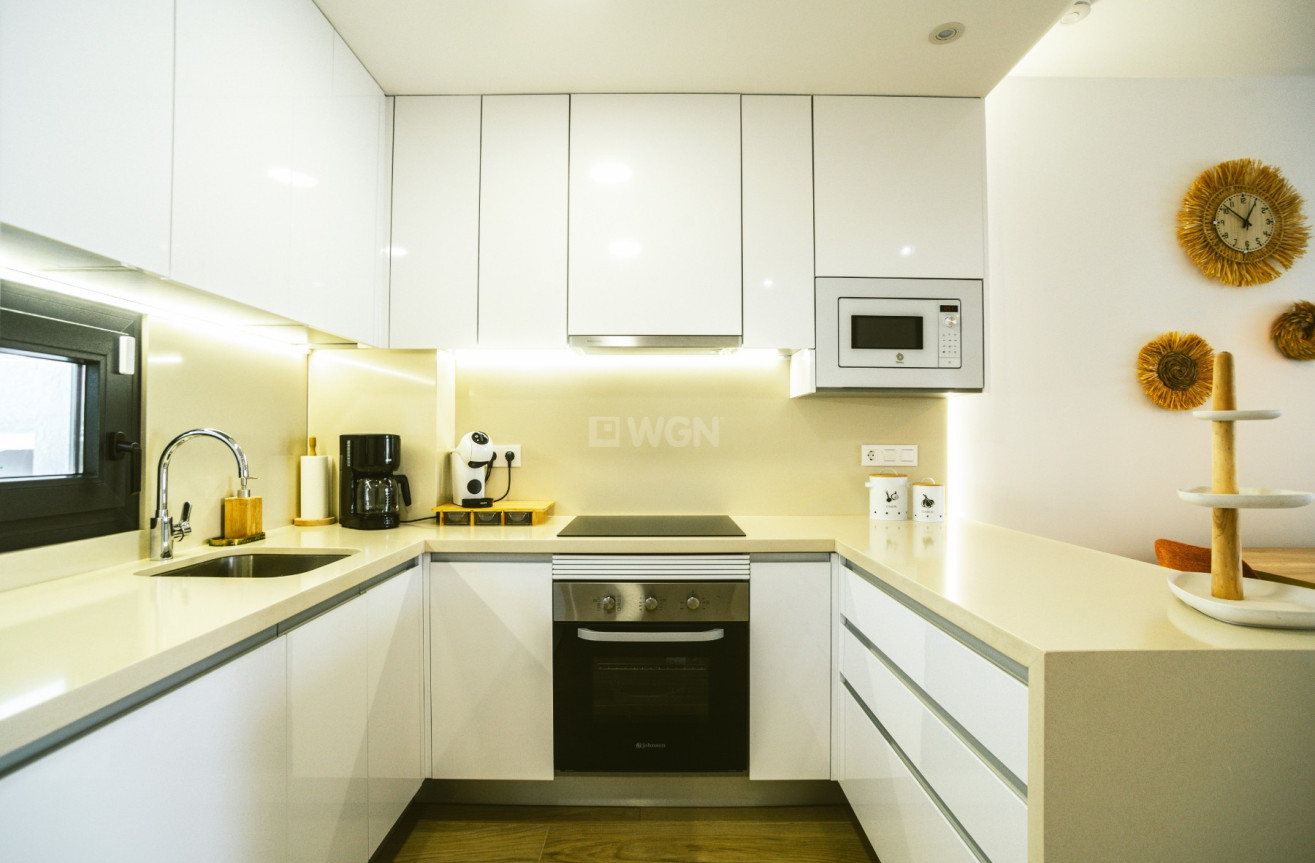 Odsprzedaż - Mieszkanie w bloku - Torrevieja - Costa Blanca