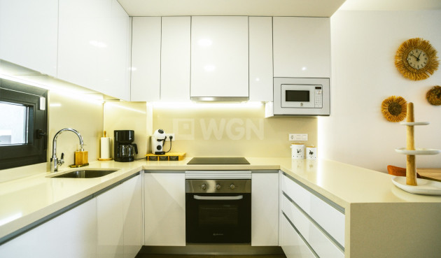 Odsprzedaż - Mieszkanie w bloku - Torrevieja - Costa Blanca