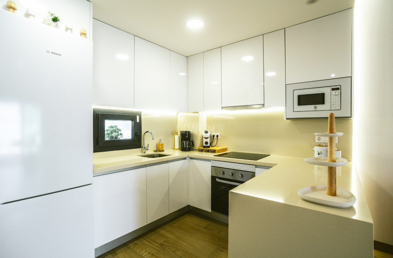 Odsprzedaż - Mieszkanie w bloku - Torrevieja - Costa Blanca