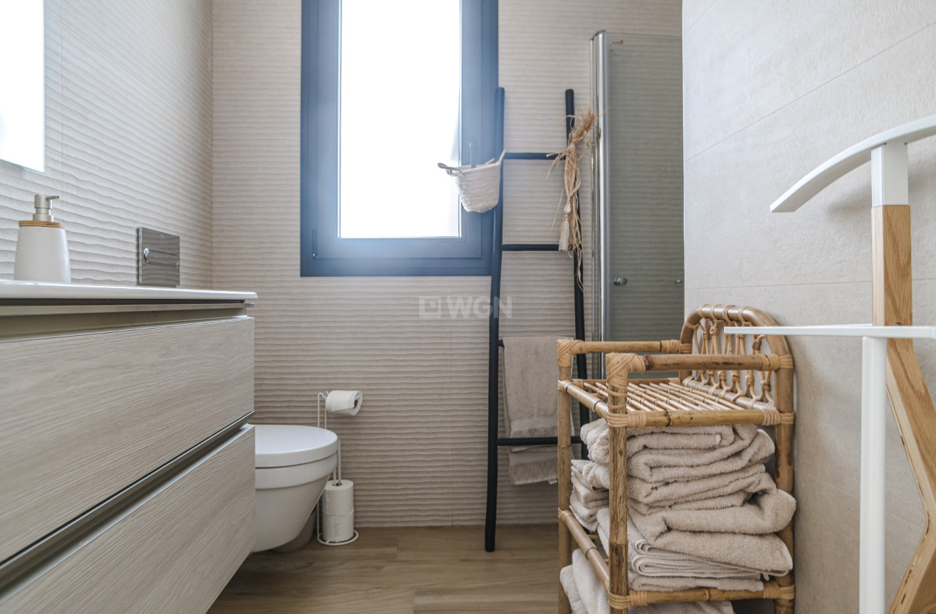 Odsprzedaż - Mieszkanie w bloku - Torrevieja - Costa Blanca