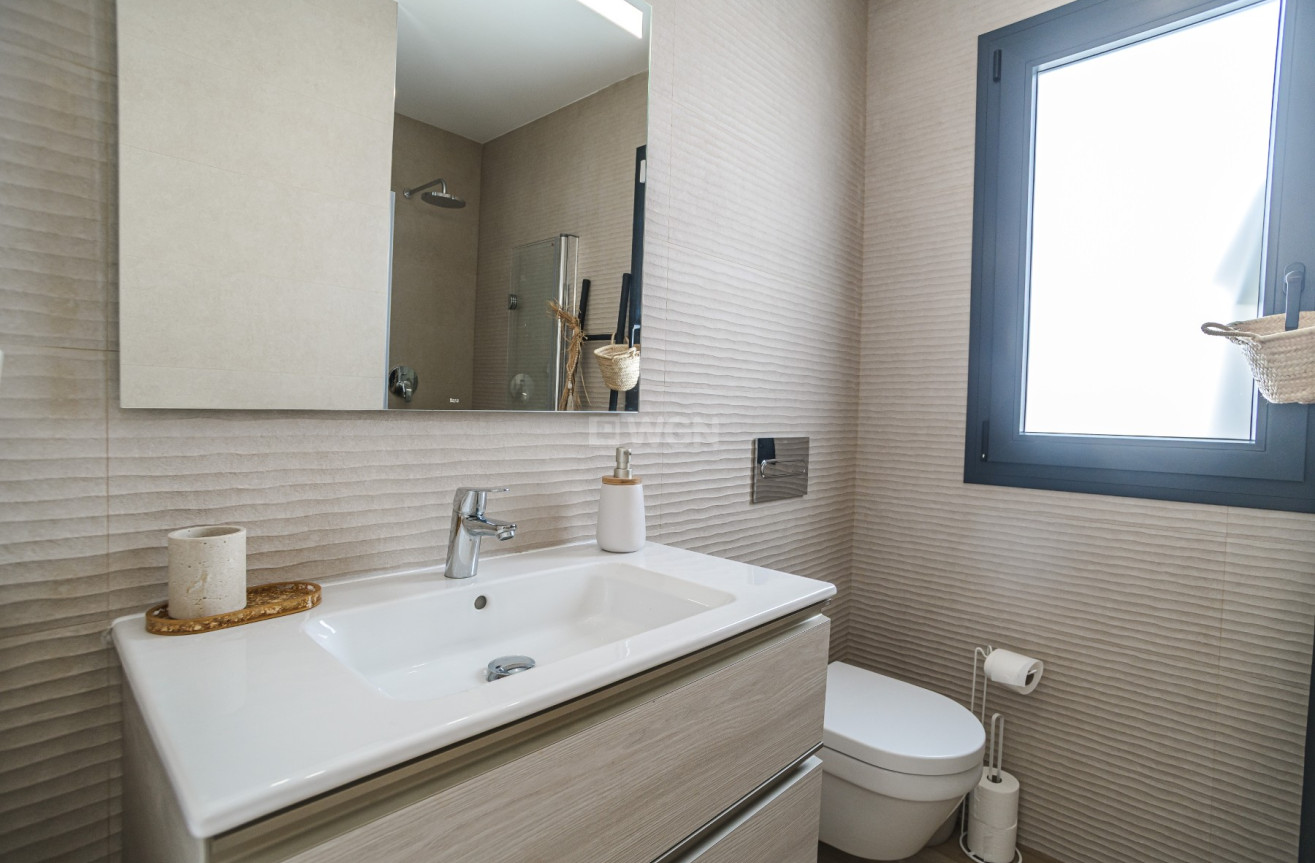 Odsprzedaż - Mieszkanie w bloku - Torrevieja - Costa Blanca