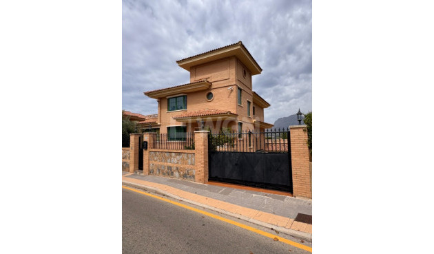 Odsprzedaż - Villa - Benidorm - Costa Blanca