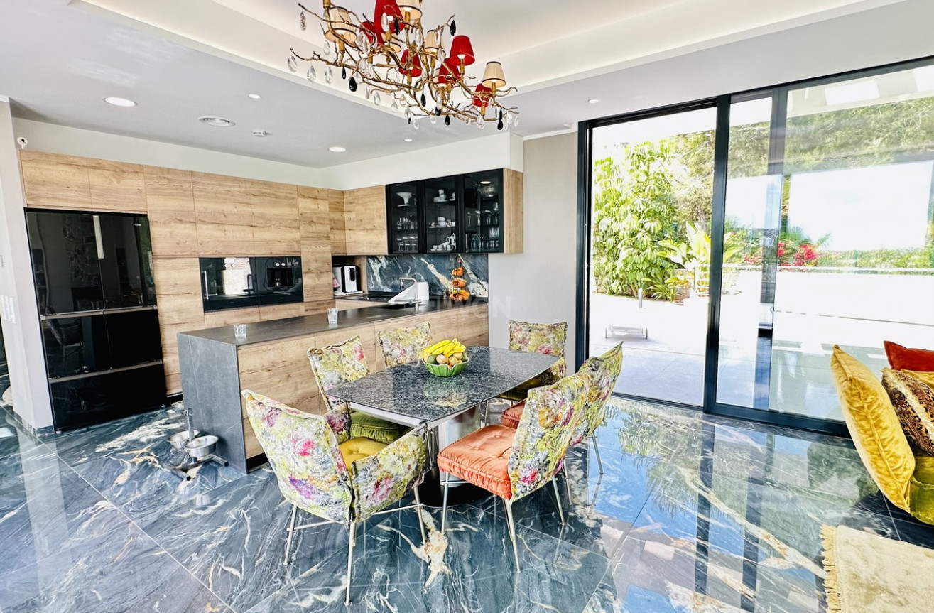 Wiederverkauf - Villa - Las Colinas Golf - Costa Blanca