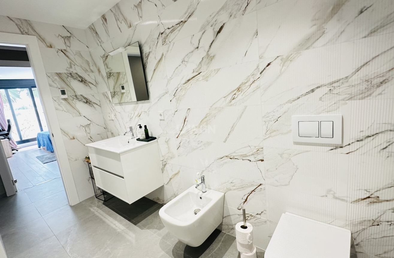 Wiederverkauf - Villa - Las Colinas Golf - Costa Blanca