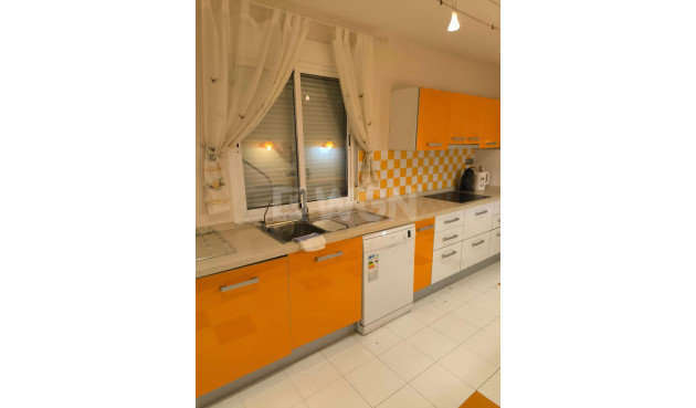 Resale - Villa - Torrevieja - La Siesta