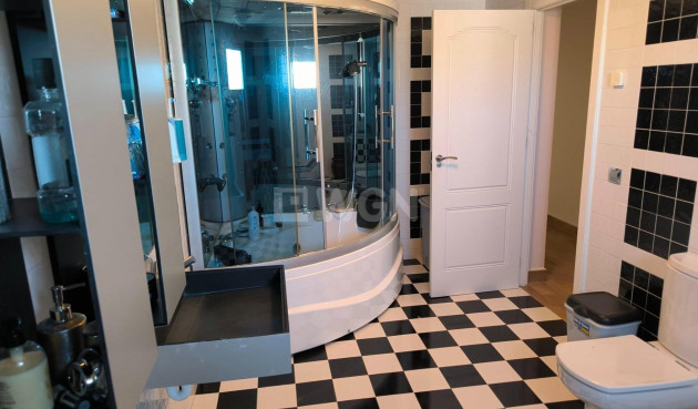 Resale - Villa - Torrevieja - La Siesta