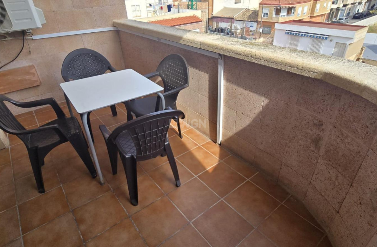 Odsprzedaż - Mieszkanie w bloku - Torrevieja