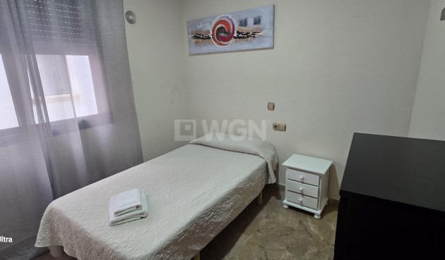 Odsprzedaż - Mieszkanie w bloku - Torrevieja