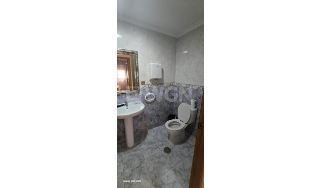 Odsprzedaż - Mieszkanie w bloku - Torrevieja