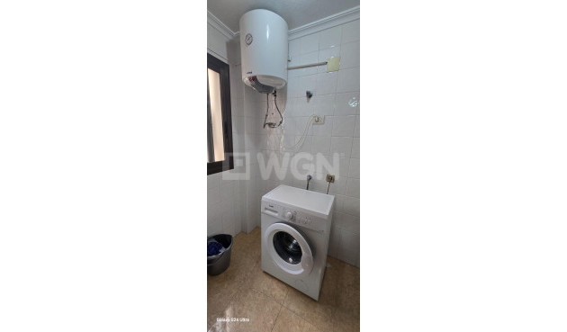 Odsprzedaż - Mieszkanie w bloku - Torrevieja