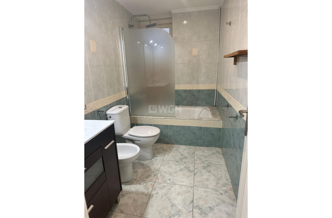 Resale - Apartment / flat - Torrevieja - El Acequión - Los Náufragos