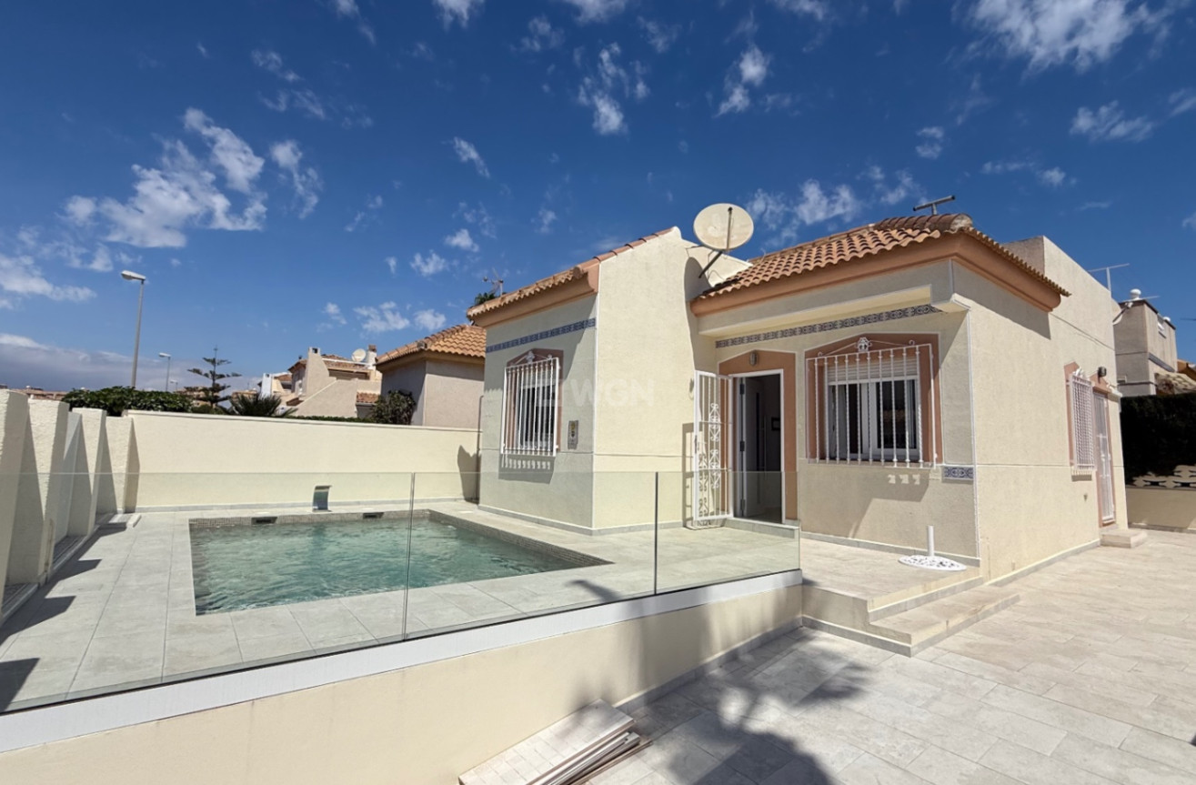 Resale - Villa - Torrevieja - Costa Blanca