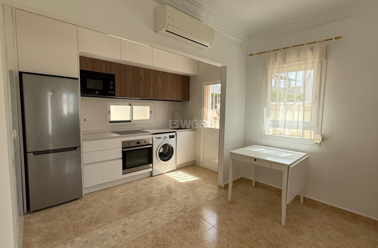 Resale - Villa - Torrevieja - Costa Blanca